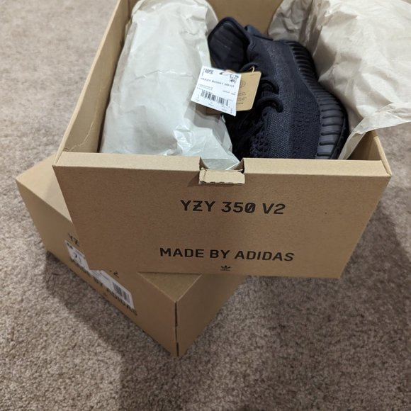 **New**Authentic** Yeezy Boost 350 V2 Onyx from 2023 drop - Picture 4 of 5